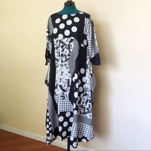 Caara Black & White Handkerchief Dress Size M